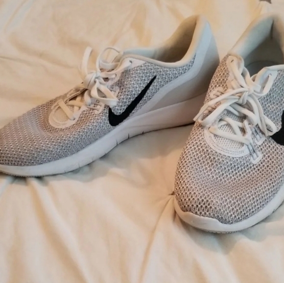 nike running shoes size 9